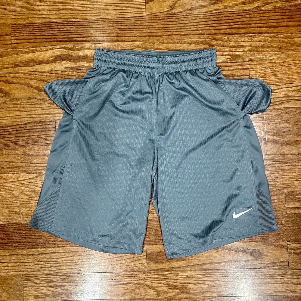 Men’s Large Nike Basketball Shorts
